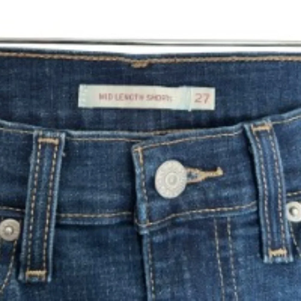 Levi's Mid Length Jean Shorts 27
